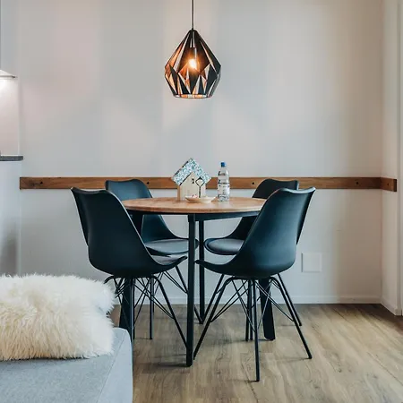 Chuenislodge3 Neu&stilvoll, 2balkone, Echtes Bijou Mit Top-aussicht דירה אדלבודן