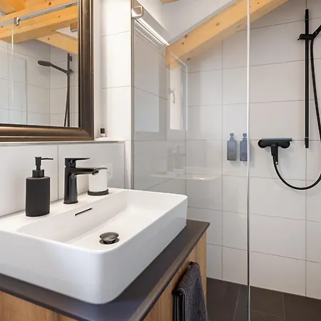 Chuenislodge3 Neu&stilvoll, 2balkone, Echtes Bijou Mit Top-aussicht *