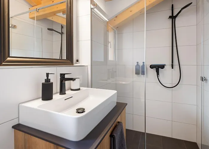 Chuenislodge3 Neu&stilvoll, 2balkone, Echtes Bijou Mit Top-aussicht *